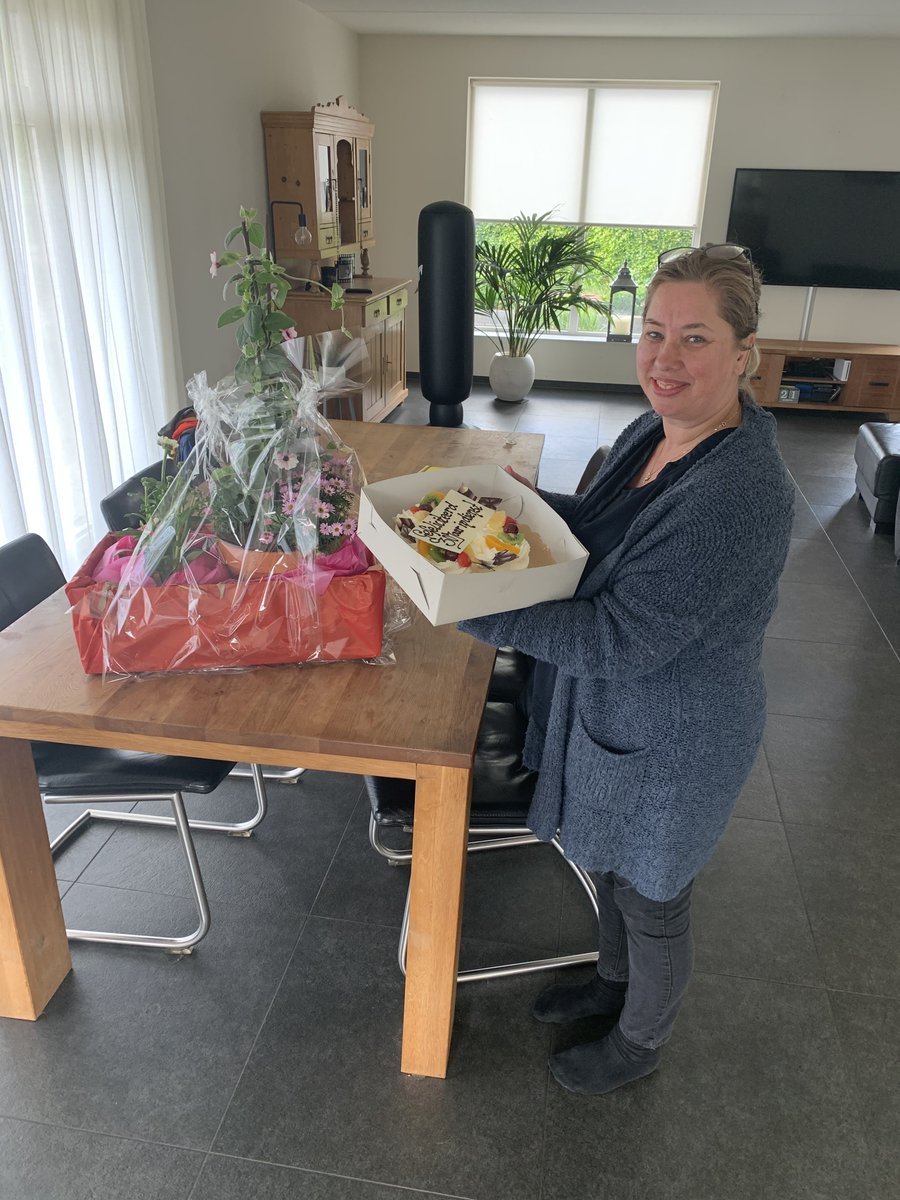 Jolanda van harte gefeliciteerd! Wat een mooie mijlpaal, 30 jaar in dienst bij Veldsink Ferwerda #veldsink #gewaardeerdecollega #30jaar