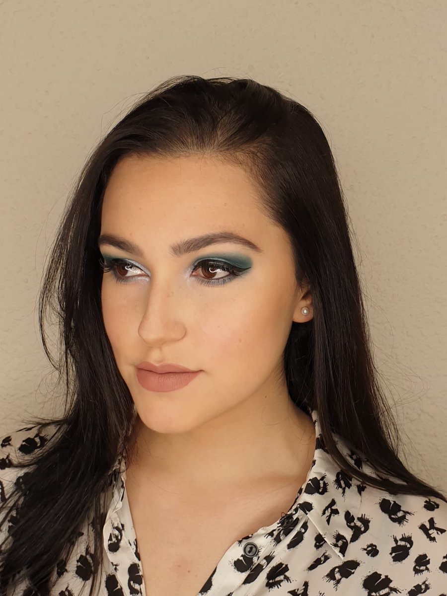 camifernandezmk's tweet photo. Smokey eye en azul #makeup #maquillaje #maquillajemadrid #maquillajeojos #makeupartist #maquilladoraprofesional #maquilladoramadrid #maquilladoraenmadrid #maquillajeojos https://t.co/KWMNi7Ph1N