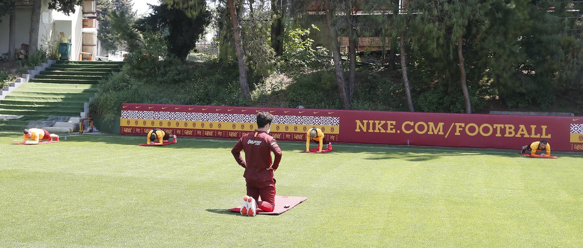 📸 Futbol Takımımız, Teknik Direktörümüz Fatih Terim yönetiminde günün ilk antrenmanını gerçekleştirdi.