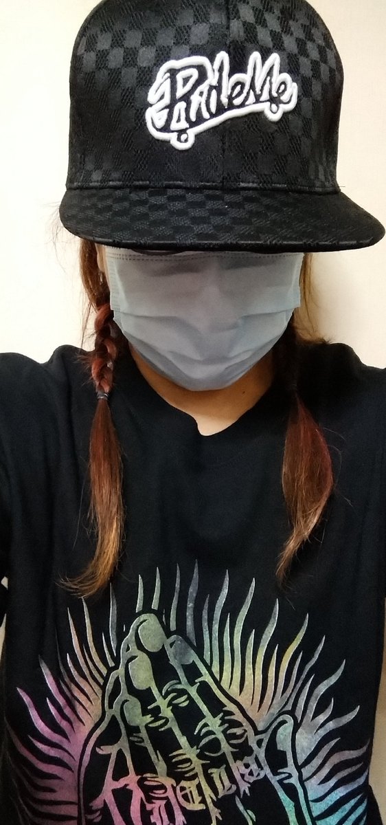 UV2oyknKTWFwOL4's tweet photo. 届いたよお~💕💗💕
めっちゃカッコええ✨
明日から早速身につけよっ👍✨
#RideMe
#KOBE
#CHECKERD CAP
#PRAYER LONG TEE
#拡散希望
#応援してね https://t.co/8IRe8YJjA8