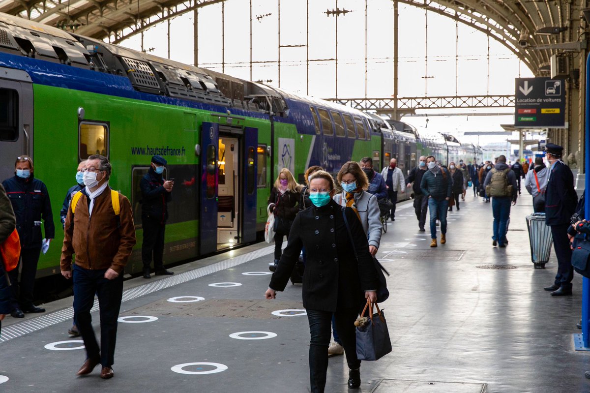 Fre_Guichard's tweet photo. 11 mai. Ce matin, pour les agents SNCF, l’objectif était bien d’être aux côtés des usagers @TERHDF pour accompagner et expliquer ! 👍

#EnTrainTousResponsables 
@FDhersin @hautsdefrance @SNCF https://t.co/Lf34x65QC6