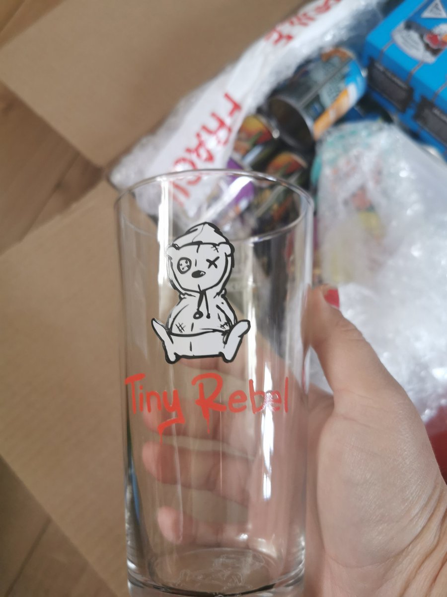 MrsGozz's tweet photo. Best delivery from @BierNutsUK today, thanks for the message on the box! Loving the extra games and beer pong! 

#biernuts #tinyrebel #gonuts #24cansisnothing #bringonsummer #gardenbar https://t.co/cr3PcxsCvJ