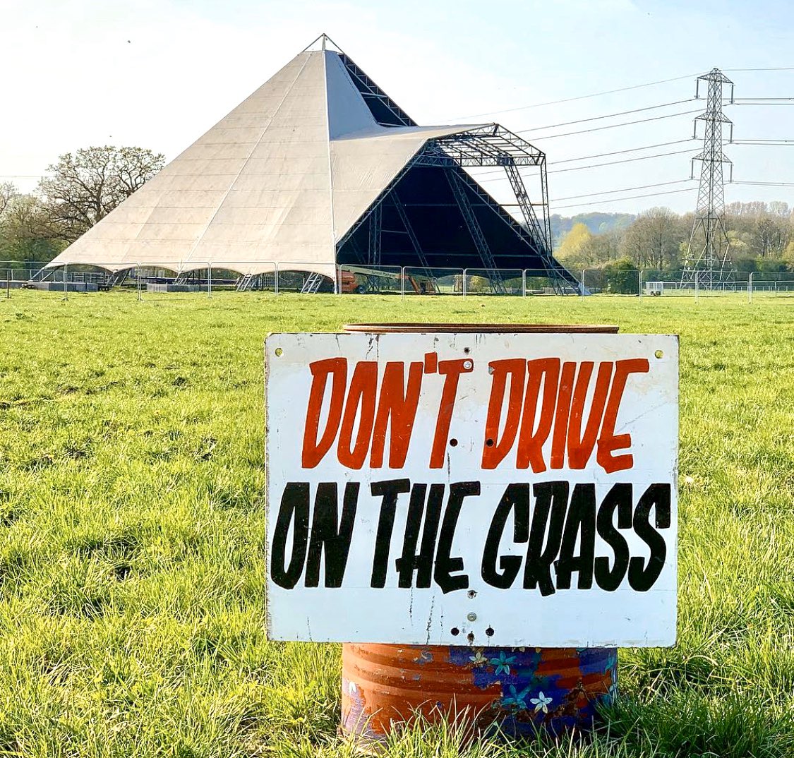 AndyBennett01's tweet image. Happy #SomersetDay 

#Carnival &amp;amp; #Glastonbury - Two wonderful things that you’ll only ever see in #Somerset... (Just not this year) 

🎵🎭💡🔼