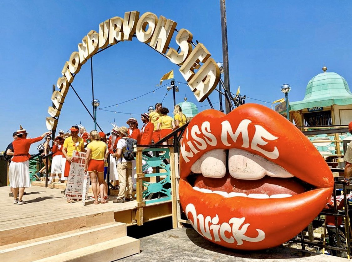 AndyBennett01's tweet image. Happy #SomersetDay 

#Carnival &amp;amp; #Glastonbury - Two wonderful things that you’ll only ever see in #Somerset... (Just not this year) 

🎵🎭💡🔼