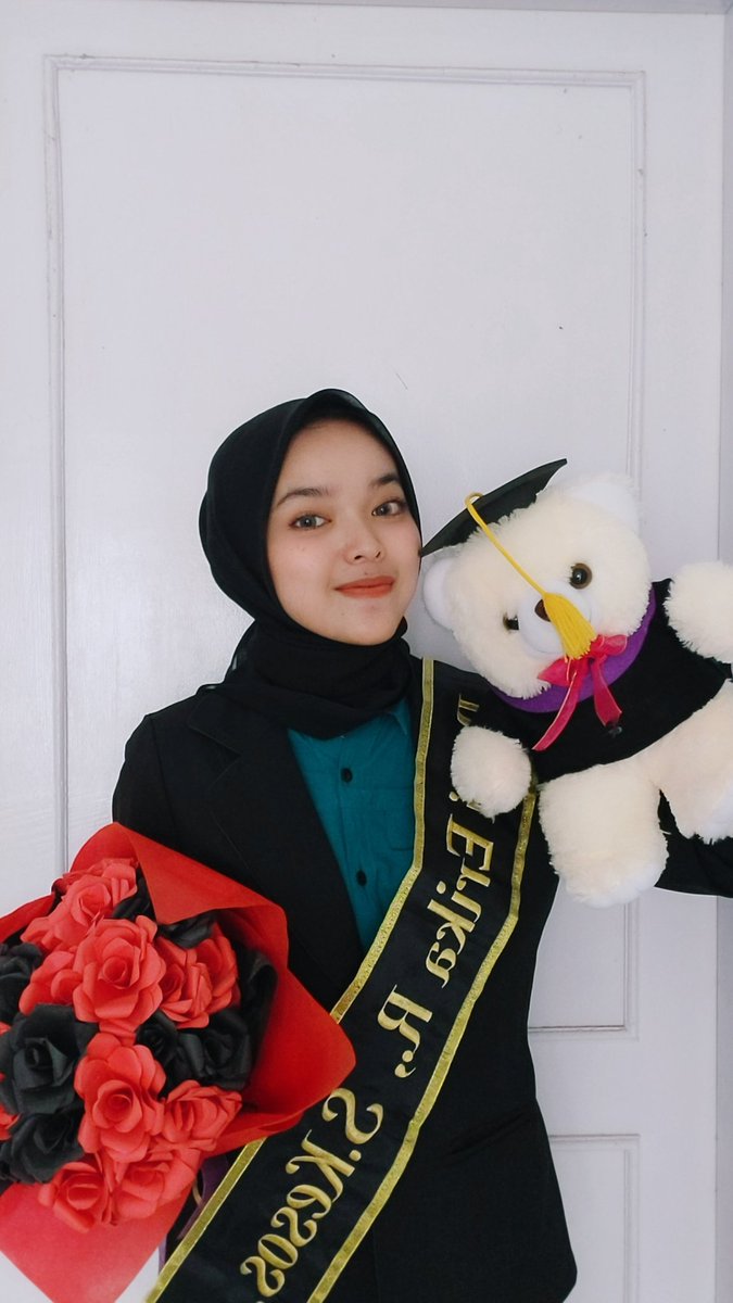 utimeymey's tweet photo. Lagi dan lagi diberkahi nya di bulan puasaa🥰 finally i did it💛 https://t.co/46TSjcTVbD
