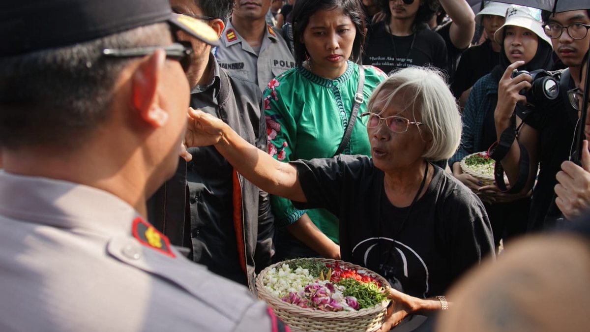 [BREAKING] Pada Januari 2020, Jaksa Agung S.T. Burhanuddin menyatakan Tragedi Semanggi I – Semanggi II bukan pelanggaran HAM berat.