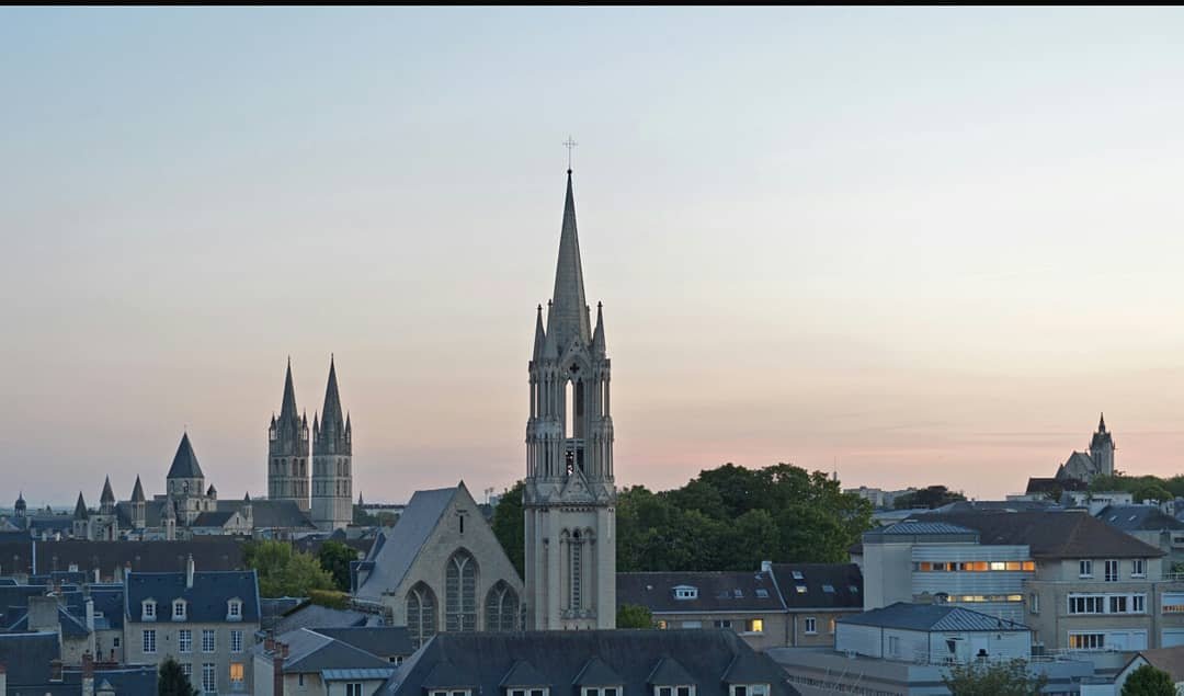 CaenOfficiel's tweet photo. #DéconfinementJour1 Bonjour #Caen et bonne semaine 💕! Continuez à prendre soin de vous en respectant les gestes barrière, la distanciation sociale et les consignes gouvernementales. Ensemble, #RestonsPrudents ! #Déconfinement

 © F. Decaëns / Ville de Caen https://t.co/UGZJ4yuDHK