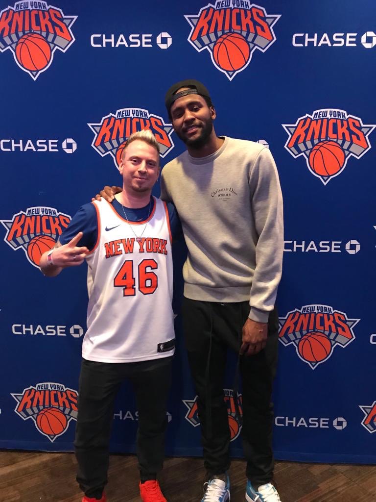 knicksdeejay46's tweet photo. Happy Birthday to my guy, Queens native, @moe_harkless !!!
I’m still grateful to had the chance to meet you this March.
Stay safe and healthy !!! 🔶🔷
#Moe #Birthdayboy #Knicks #NYnative #Queens #OnceAKnickAlwaysAKnick https://t.co/xcX1UmqfZ2
