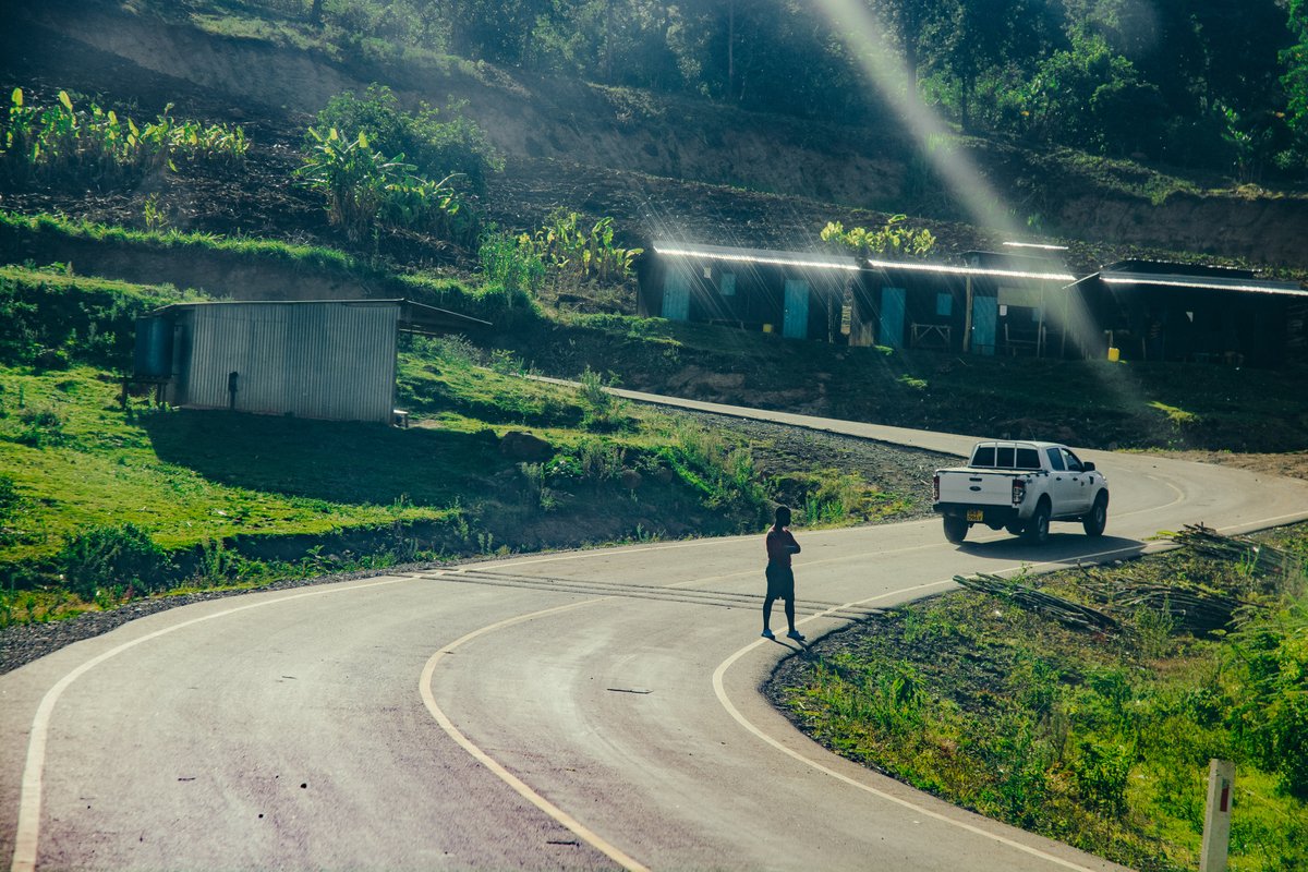 GDUDelivery's tweet photo. The Taita Girls-Liloch-&amp; Mtaragon- Fort Tenan road is almost complete and open to motorists. The 36km-long road targets the ease of movement of people and goods in the neighbouring counties of Kericho, Nandi and Kisumu https://t.co/DHUzQAvWtK