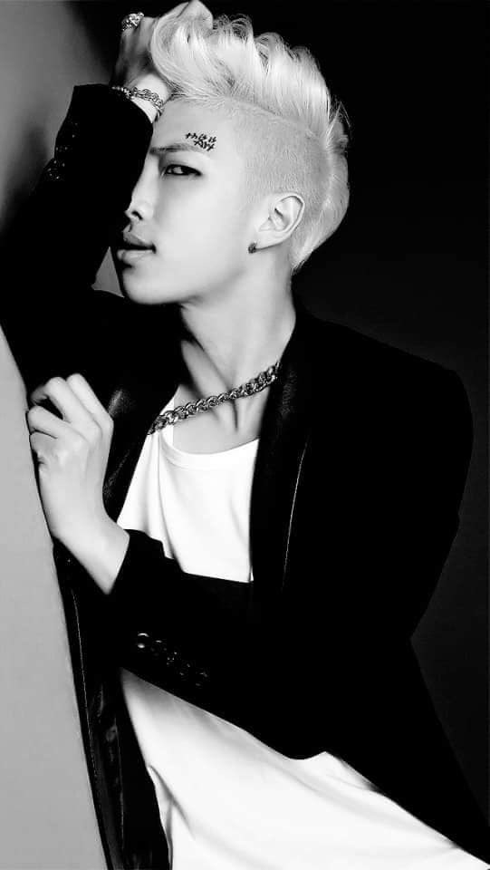  Good Morning & Happy Monday  #JoonieClubToday’s celebration is  #RM Our beautiful leader  #Namjoon in Black & White PicturesI have so many it was hard to choose here’s a Small Thread to start your week @BTS_twt  #aRMy  #BTSArmy  #방탄소년단RM  #남준  #방탄소년단알엠  #김남준