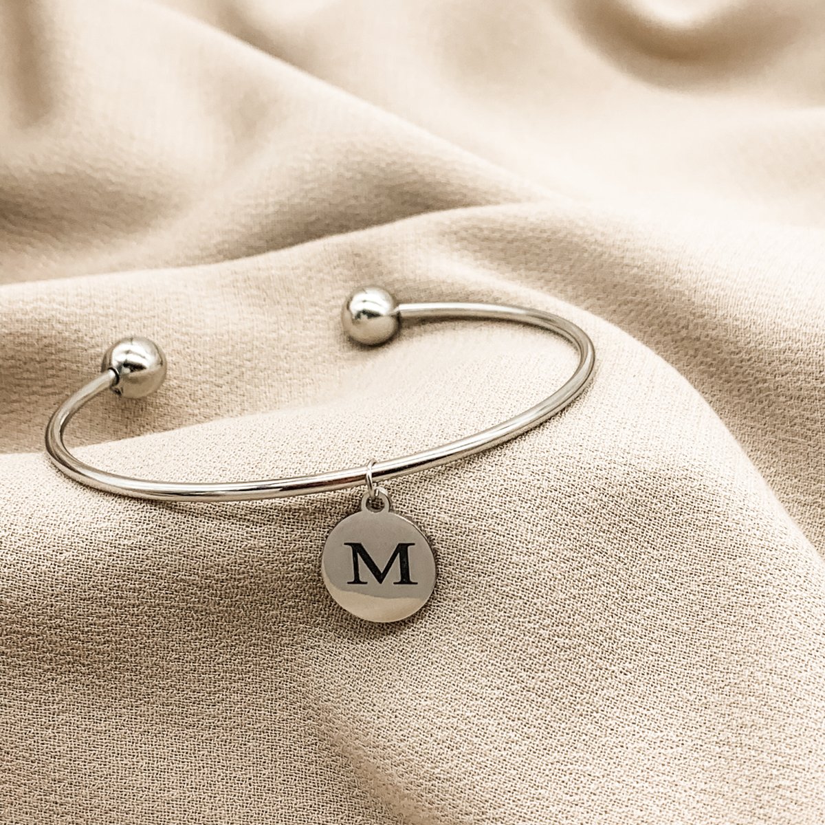 Aimengravings's tweet photo. Personalized Charm Cuff Bangle Bracelet, custom engraved bracelet, couples initial bracelet #silver #bridalshower #floral #women #stainlessteel #minimalist #bracelet #Cuff #Personalized #Engraved https://t.co/ARdIAMefOO