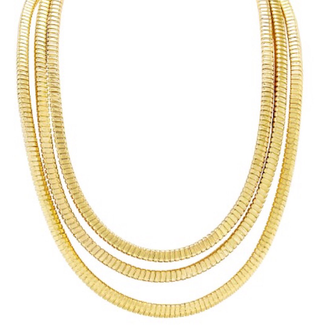 WEINGRILLJEWELS's tweet photo. #Let yourself be wrapped by “DUEMETRI” long silky tubogas necklace. Discover the original
....
#carloweingrill #weingrill #eleganceisanattitude #jewelry #jewelryaddict #jewelrydesigner #golddesigner #goldjewelry #lifestyle #italianicon #tubogas #longnecklace #duemetri https://t.co/tLfQRCUl46