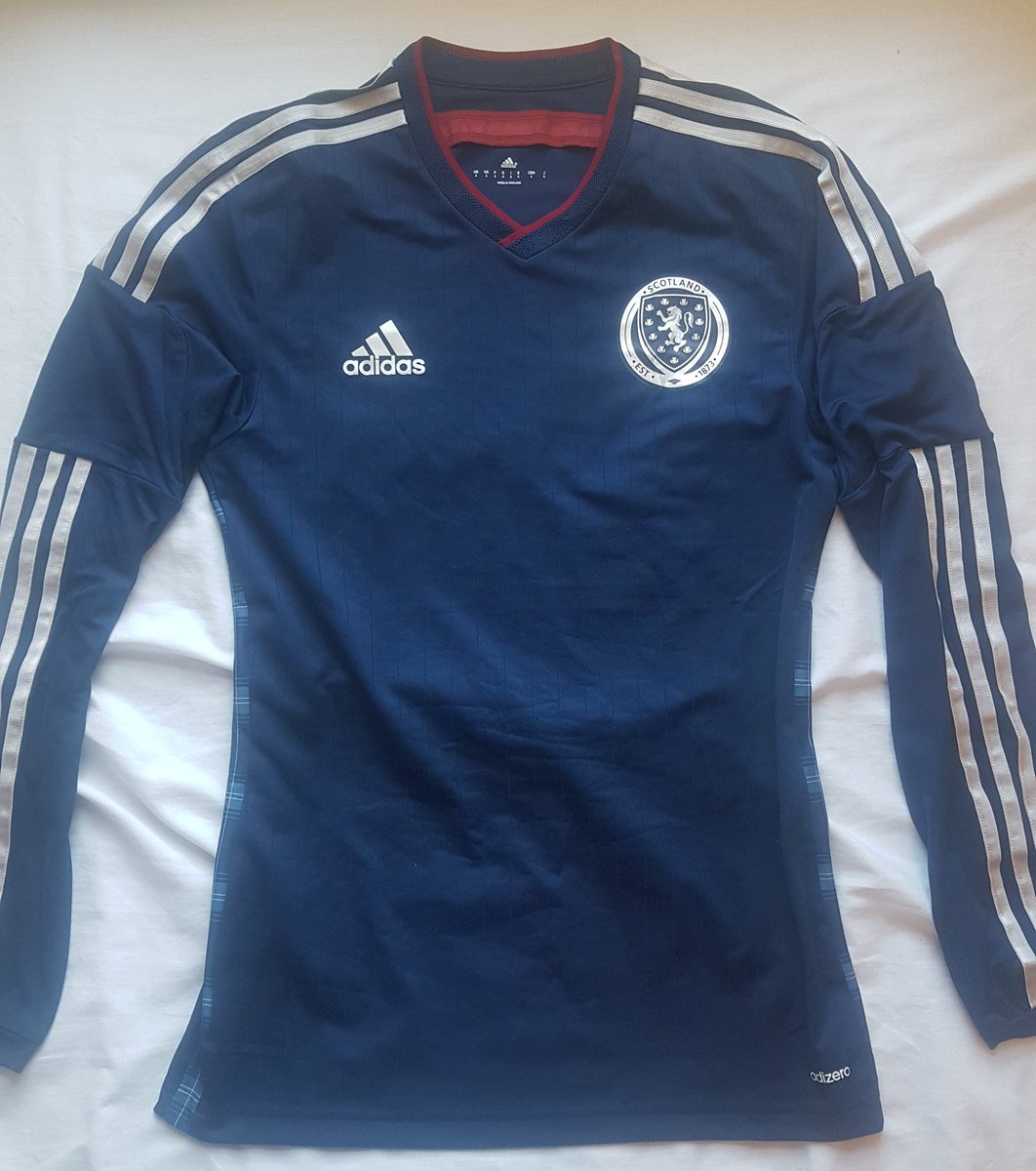 Day 47:Scotland home, 2014/15.Despite flashes of decent play and some good results, Scotland again failed to qualify, this time for the Euro 2016 Championships that EVERYONE else qualified for. Genuinely everyone. Sigh. 7/10. @homeshirts1  @TheKitmanUK