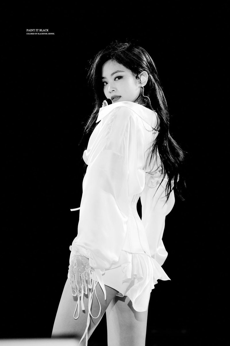 Jennie defining "sexy" in black and white.