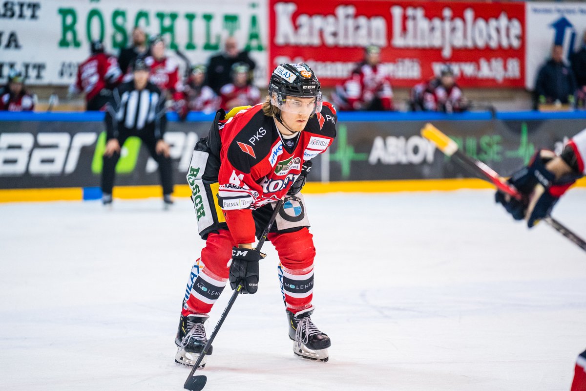 Maalivahti Leevi Nikkinen, puolustaja Santeri Koponen sekä hyökkääjät Jussi Tammela, Valtteri Lipiäinen ja Olli Korhonen nähdään ensi kaudella Joensuussa 🔥💪

Lue lisää: joensuunkiekkopojat.fi/ajankohtaista/…

#JoensuunKiekkoPojat #Mestis #JoKP