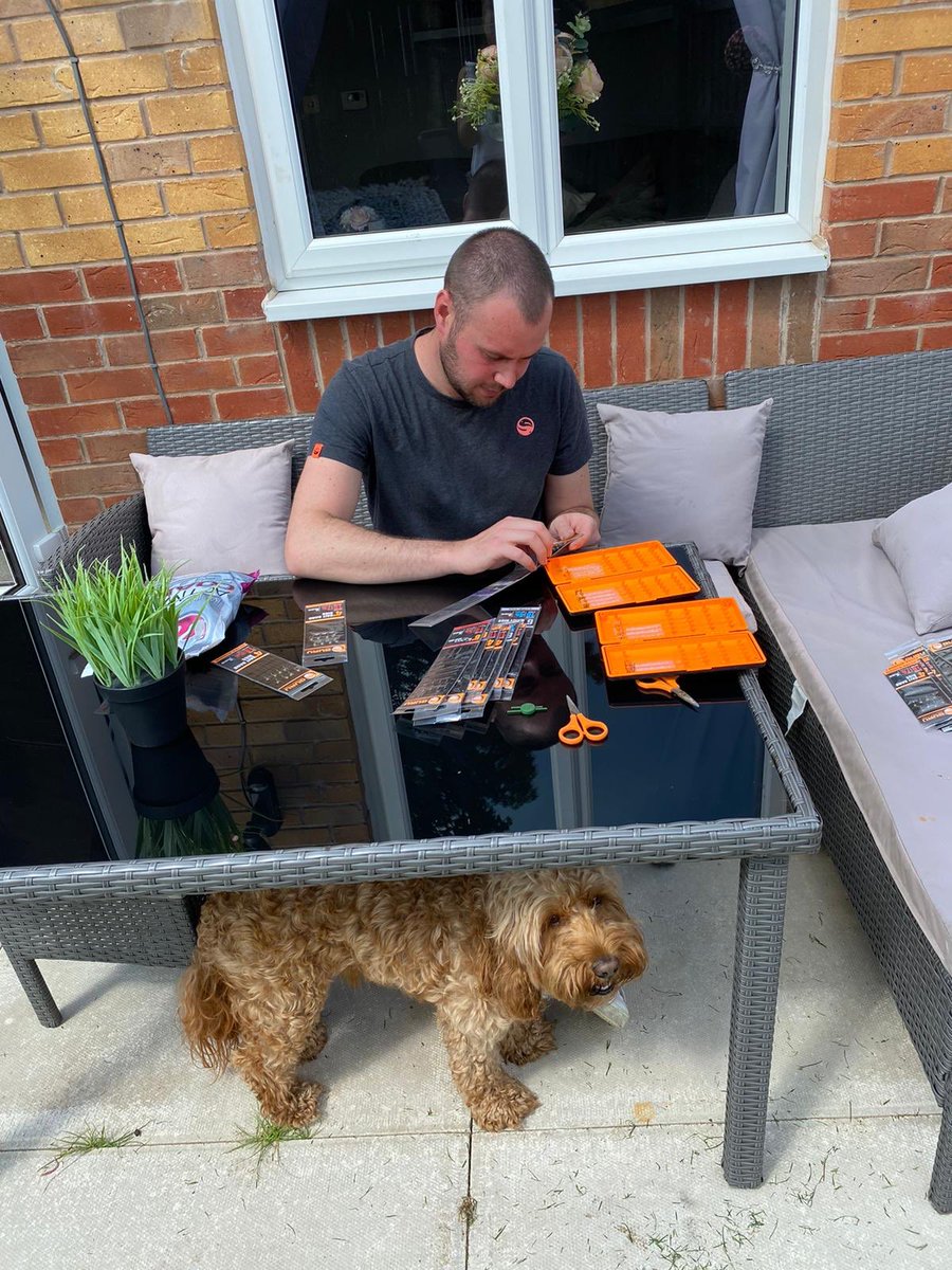 TackleGuru's tweet photo. Commercial master Connor Barlow busy topping up his Ready Rigs in anticipation of getting back on the bank later this week! π£ππΌ Easy prep, with rigs fitting straight in the Rig Cases! ππΌ Something for every eventuality! π #fishing #prep #readyrigs #matchfishing #fishingtackle https://t.co/QB7OSgIkV3