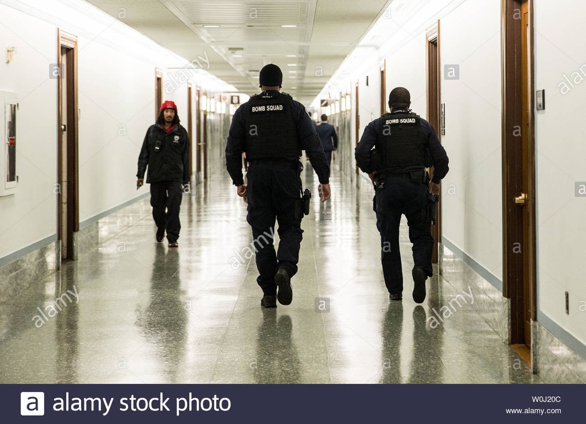 I've just spent two days gathering photos and talking to people who have worked there.The fucking place is busy.Too busy for someone not to walk by in 3 minutes.There is no privacy, you can be seen from either end. And there are busy offices lining the corridors.