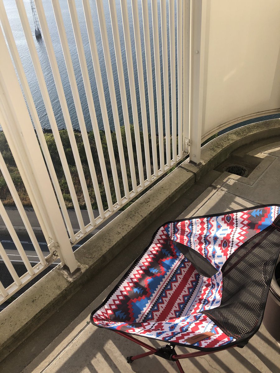 Miki あまりにも日光に当たらないから ベランダで日光浴しようと思ってamazonで買った 天気良い日は最高だわこれ