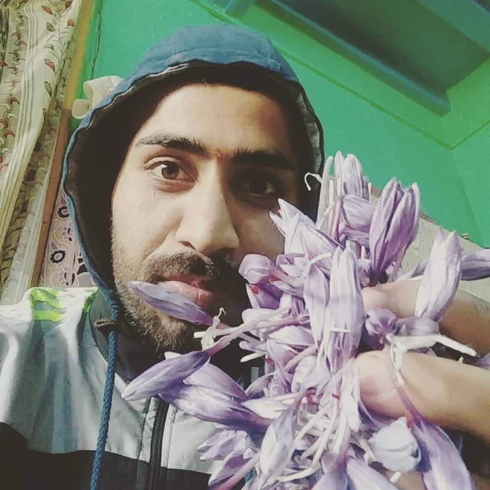 Kulveer_Bharat's tweet photo. #kishtwariSaffron #kesar #Kishtwar
#pochhal #matta #tund
@wanysharma @PardeepParihar @VimarshAryan @sudee_dips @danishwazir_ @PMOIndia @DrJitendraSingh @Sunil_SharmaBJP @AgriGoI @Magotra19 @vishalkotwal60 @IArundev @dograjournalist @ashishbjpjnk https://t.co/YJljw3RJue