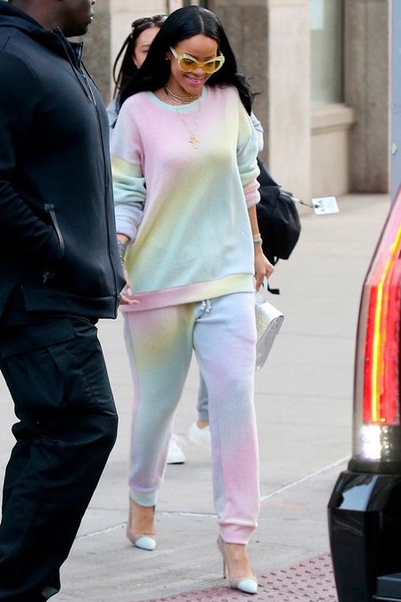 EXuThYEUYAAtSWr?format=jpg&name=small