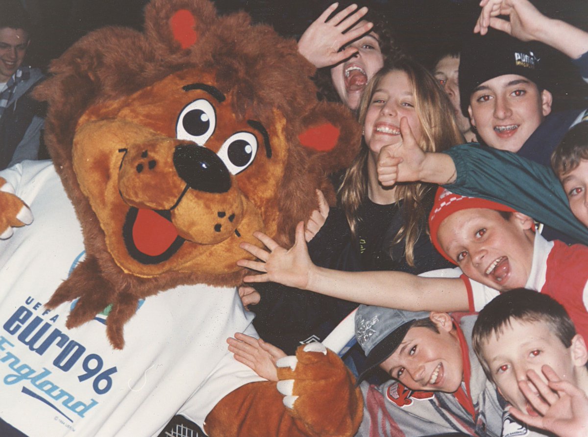 uefaeuro96's tweet photo. Goliath is ready - are you?

Euro 96 starts today! Up first the hosts 🏴󠁧󠁢󠁥󠁮󠁧󠁿 versus 🇨🇭

#Euro96Relived #Euro96 https://t.co/mHx4b2i34n
