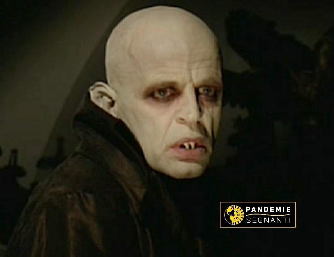 Italia, oggi

Il Direttore de "Il Giornale", Alessandro Sallusti, prova a succhiare consensi con l'ennesimo titolo di merda. #fotografiesegnanti #11maggio #SilviaRomano #laLibertaDi #riscatto #rassegnastampa #IlGiornale #Sallusti #propagandalive #sindromediStoccolma