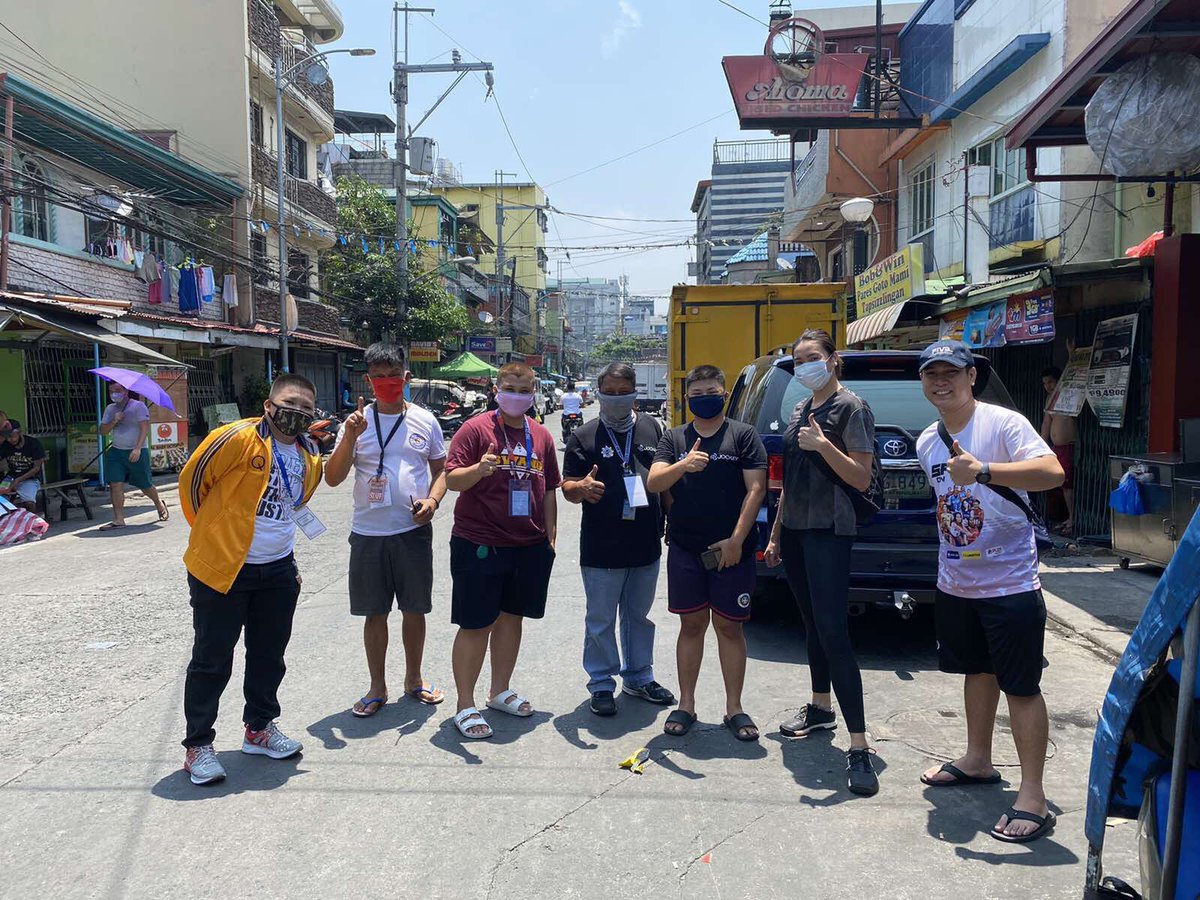 VCGBph's tweet image. Tyang @Abymarano went from Bocaue➡️Valenzuela➡️Malabon➡️España AND BEYOND to distribute more of our #CareForAll packages👏🏽👏🏽👏🏽

Huge thanks to @FilleisFly who donated 100 care packages for our beloved referees and court officials❤️