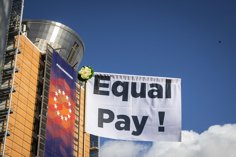 etuc_ces's tweet photo. Will the @EU_Commission confirm this week it will go ahead with a Pay Transparency Directive focused on ending all forms of pay secrecy and fighting the undervaluing of work mainly done by women – or will @vonderleyen not fulfil her promises? #ECWorkProgramme @helenadalli https://t.co/Lg8mK2dtOf