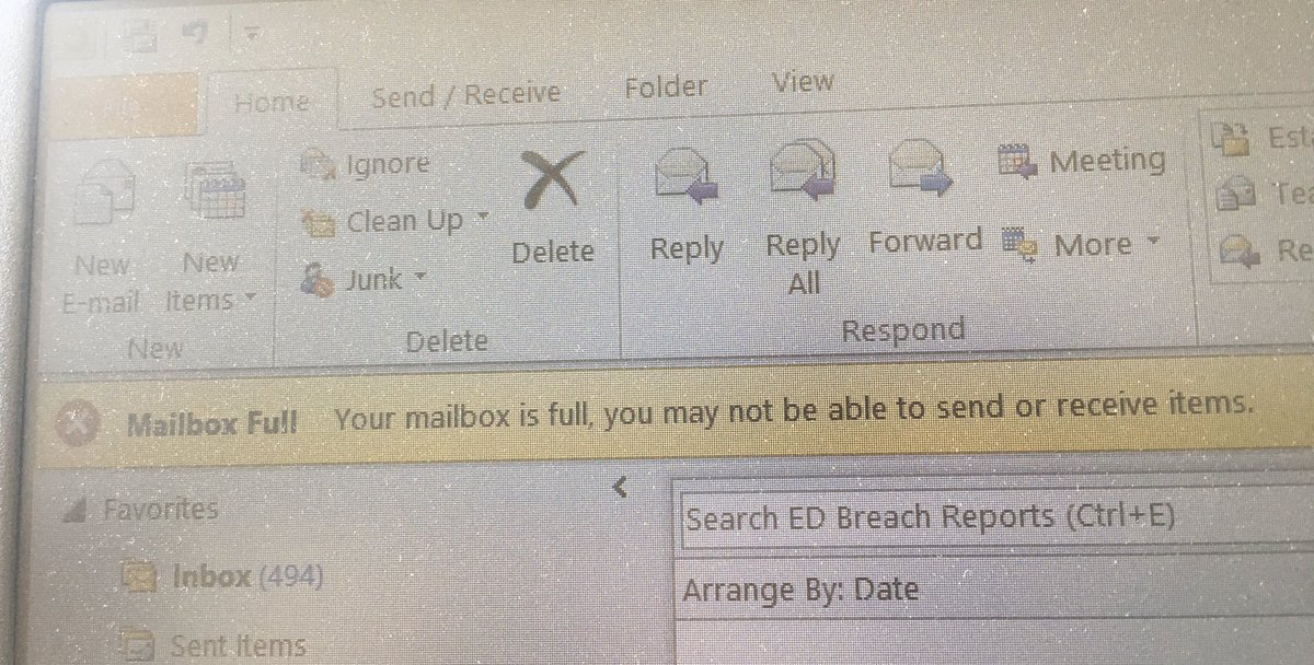 leanne_ashmead's tweet photo. What a nightmare start to a Monday morning! (And I’m not even referring to the 494 unread emails 🤣) #MailboxFull #Outlook https://t.co/DMqyu2URez