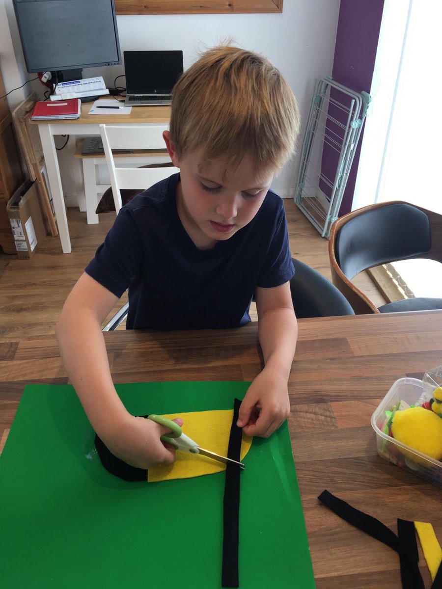 stacychapman84's tweet photo. My bumble bee @ManorsidePoole @MissLockMA1 https://t.co/ocHCOTrBMX