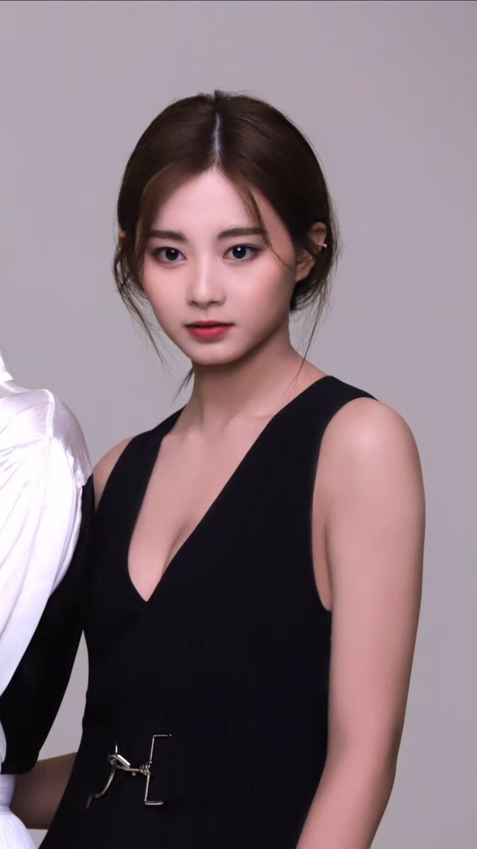 NORMAN_BROYT's tweet photo. TWICE  Tzuyu  チョウ・ツウィ
周子瑜  쯔위  

#쯔위 #ツウィ #子瑜 #Tzuyu
#TWICE     #트와이스 https://t.co/b0xHT2dSnF