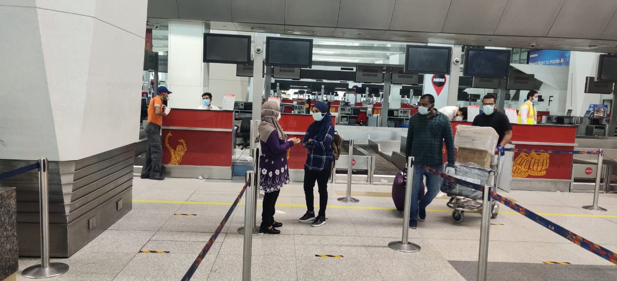 MoFAmv's tweet photo. Homecoming..

234 Maldivians stranded in 16 cities of India will return home today on 2 specially arranged flights by @MaldivianAero from Delhi and Thiruvananthapuram. 
Thank you to the Indian Government, including State Governments for the support in getting our nationals home. https://t.co/Gh0ALSKSxw
