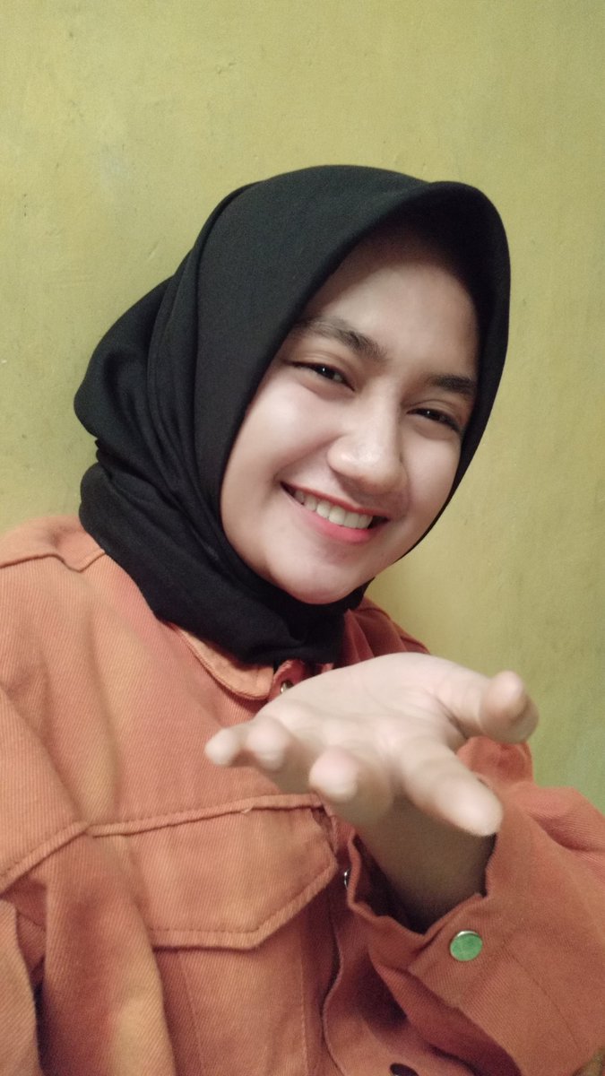 cuthe_RM's tweet photo. Minta THRnya😢 https://t.co/x0BJlwkk54