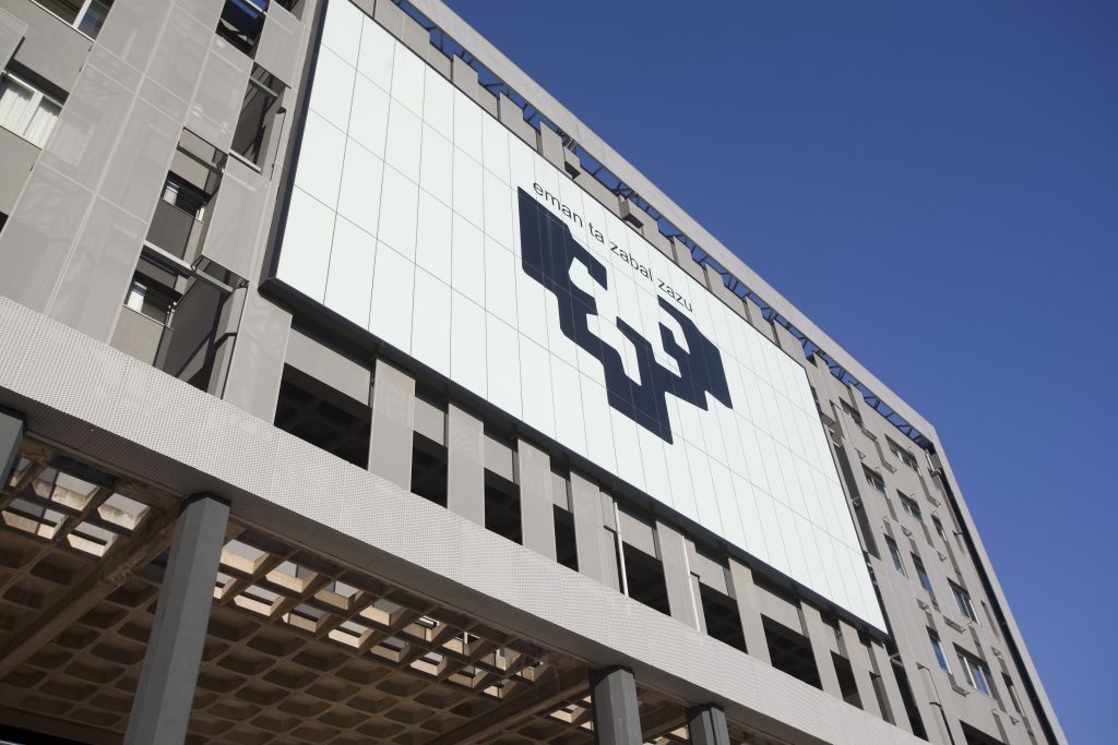 omijfdv's tweet photo. El Gobierno Vasco congelará las tasas de matrícula de la UPV/EHU y rebajará las notas para lograr #becas
#vgomij @VG_gaztea https://t.co/IryeTn7qWy