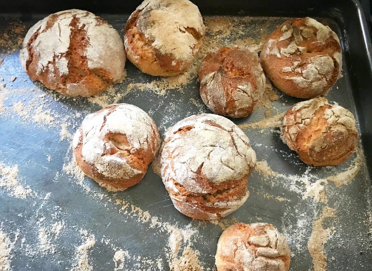 WSE_London's tweet photo. Our home baking evening last Wednesday had some excellent results! 

This week’s online social programme includes a guided virtual tour of London, a swinging sixties interactive cultural guide, language cafés and more.
https://t.co/k9SMmMrsuE

#MyWSE #WSELive
#learnenglishonline https://t.co/f7LWRfZg8M