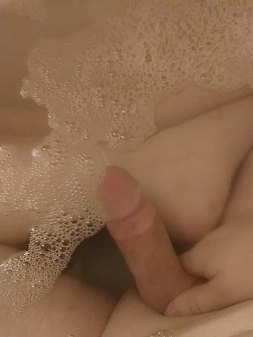Bath pp :3  - - - #nsfw #femboy  #bathpp https://t.co/JgIoL5CQXz<a href="/tag/nsfw"class="tags">#nsfw</a><a href="/tag/femboy"class="tags">#femboy</a><a href="/tag/bathpp"class="tags">#bathpp</a>