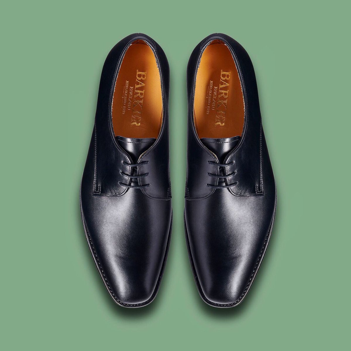 UNMUTE_URSELF's tweet photo. St. Austell is a true professional made from the finest calf leather with natural finish. Will surely do wonders to your formal outfit or jeans 👖 for a casual look. #igaspofficial #barkerprofessional #shoesforkings #gentstyle #shoeoftheday #menstyle https://t.co/SB7elQcRZD