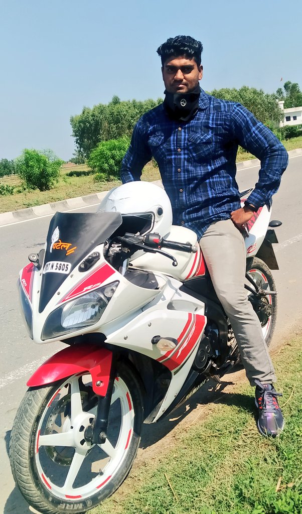 RISHABH__PATEL's tweet photo. #Four_wheels move the #body,
#Two_wheels #move the #soul..
#🏍️ #👊 #biker #R15BIKE https://t.co/2DaPJ37PeO