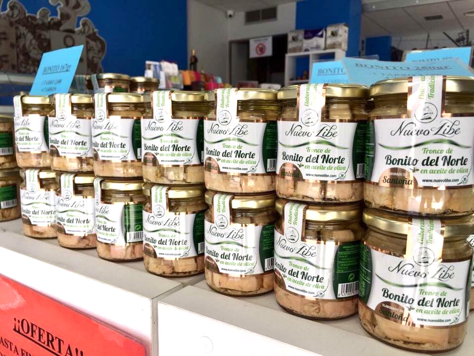 Una de nuestras especialidades es el Tronco de #BonitodelNorte 🐟. Ya sea en #aceitedeoliva, al natural o en escabeche. ¿Cómo te gusta más? De nuestro barco a tu casa.
Tienda online 💯 activa.
📦 Envío gratis a partir de 80,00€
🛒 Haz tu pedido: nuevolibe.com/tienda/
#Santoña