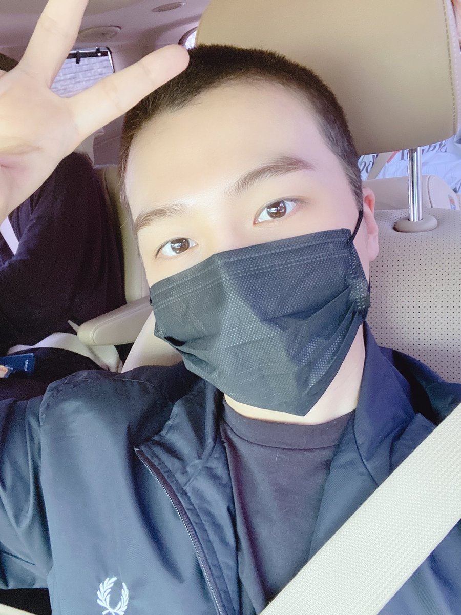 Jinchm0417's tweet photo. 思ってたよりも似合っててよか��た☺️私、坊主だめなんだけどじのちゃんの坊主は受け入れられそう☺️💓 https://t.co/AmElxKc7em