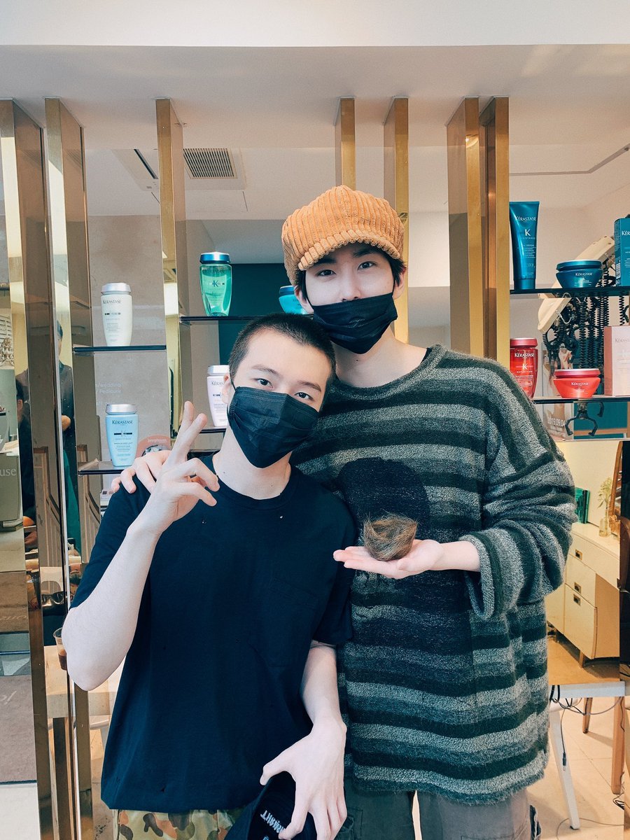 Jinchm0417's tweet photo. 思ってたよりも似合っててよか��た☺️私、坊主だめなんだけどじのちゃんの坊主は受け入れられそう☺️💓 https://t.co/AmElxKc7em