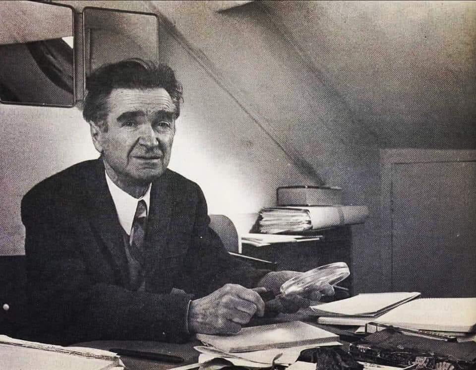 RealEmirHan's tweet image. Everything I think of things is summarized in this formula from a Tibetan Buddhism representative: 
"The world exists, but it is not real."

Emil Cioran 

from Cahiers