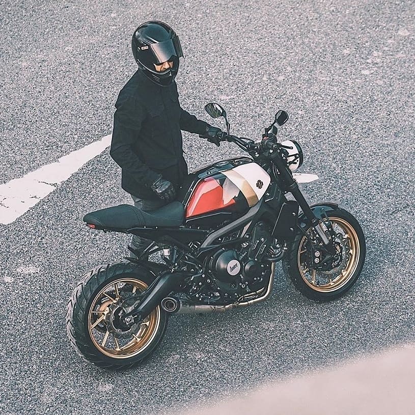 CafeRacerCultgr's tweet photo. Bunker Customs Cycles
Bunker Chimera
#bunkercustomcycles #yamahaxsr900 #caferacercult #bunkerchimera #yamaha #xsr900 #anlastyres https://t.co/RWHZI1uoFH