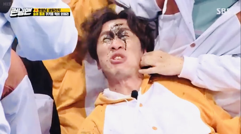 RMPHOfficial's tweet photo. Mga ilan ang tawa nyo sa episode na ‘to?..
[No spoilers]

Another great episode from Running Man; simula palang nakakatawa na. 🤣

#Episode502 https://t.co/2dHPRwSzLT