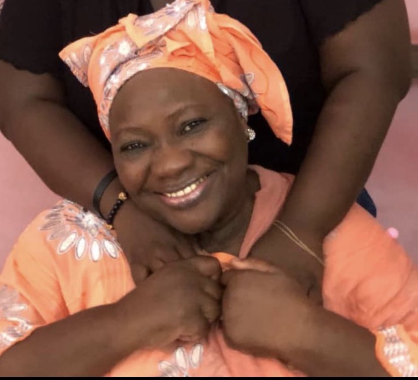 desirsouhait's tweet photo. Petit thread sur l’histoire de Aïssata Cissé première femme journaliste du Mali, qui est aussi ma petite mamie. Décédée cet 30 avril 2020. Son histoire est passionnante et est connu au Mali mais j’aimerais bien la partager avec vous parce que je suis fière que ce soit ma mamie❤️ https://t.co/jpE5sOA8ud