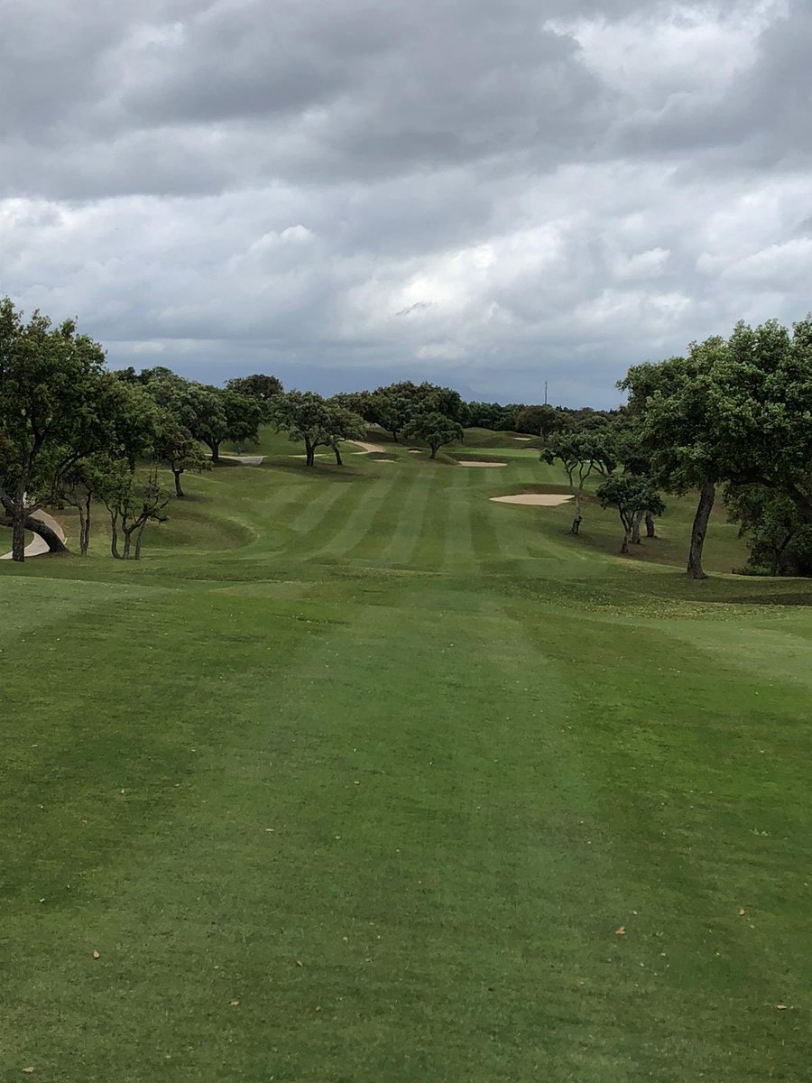 3_putt_flan's tweet photo. How gorgeous the 11th looking after lock down !  @SanRoqueClub https://t.co/5pjnQqpvjK
