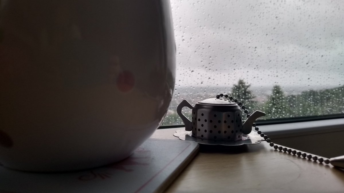 HollyJoynes's tweet photo. Where did the summer go?!? Drinking mulled wine flavoured tea (none alcoholic) to get me through the day. What cheers you up on a rainy day? #EmblatHome https://t.co/lFWOxZcmpB