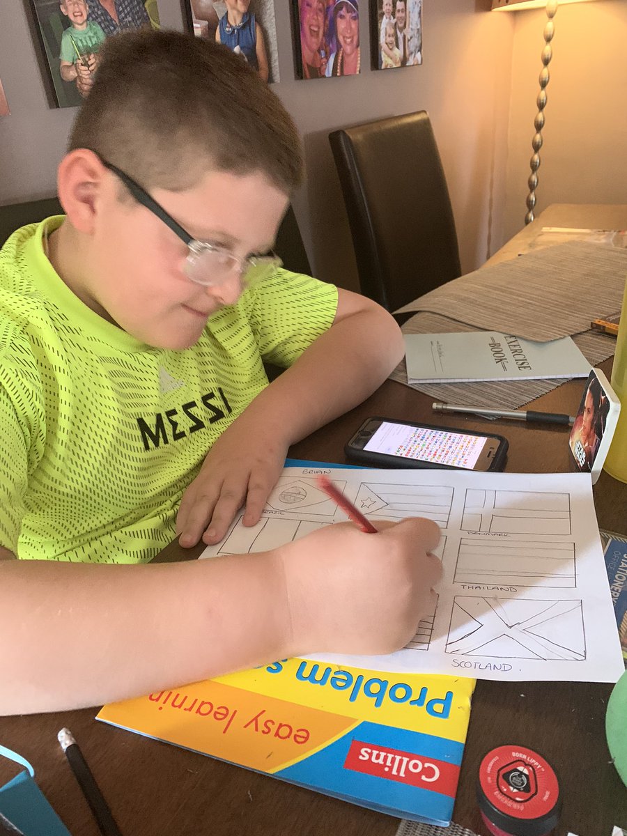 LinzHowRob's tweet photo. Brian’s been busy learning about the flags of the world! Some really tricky ones too! Super work! @SandaigP7 https://t.co/lpY9Qf4Js5