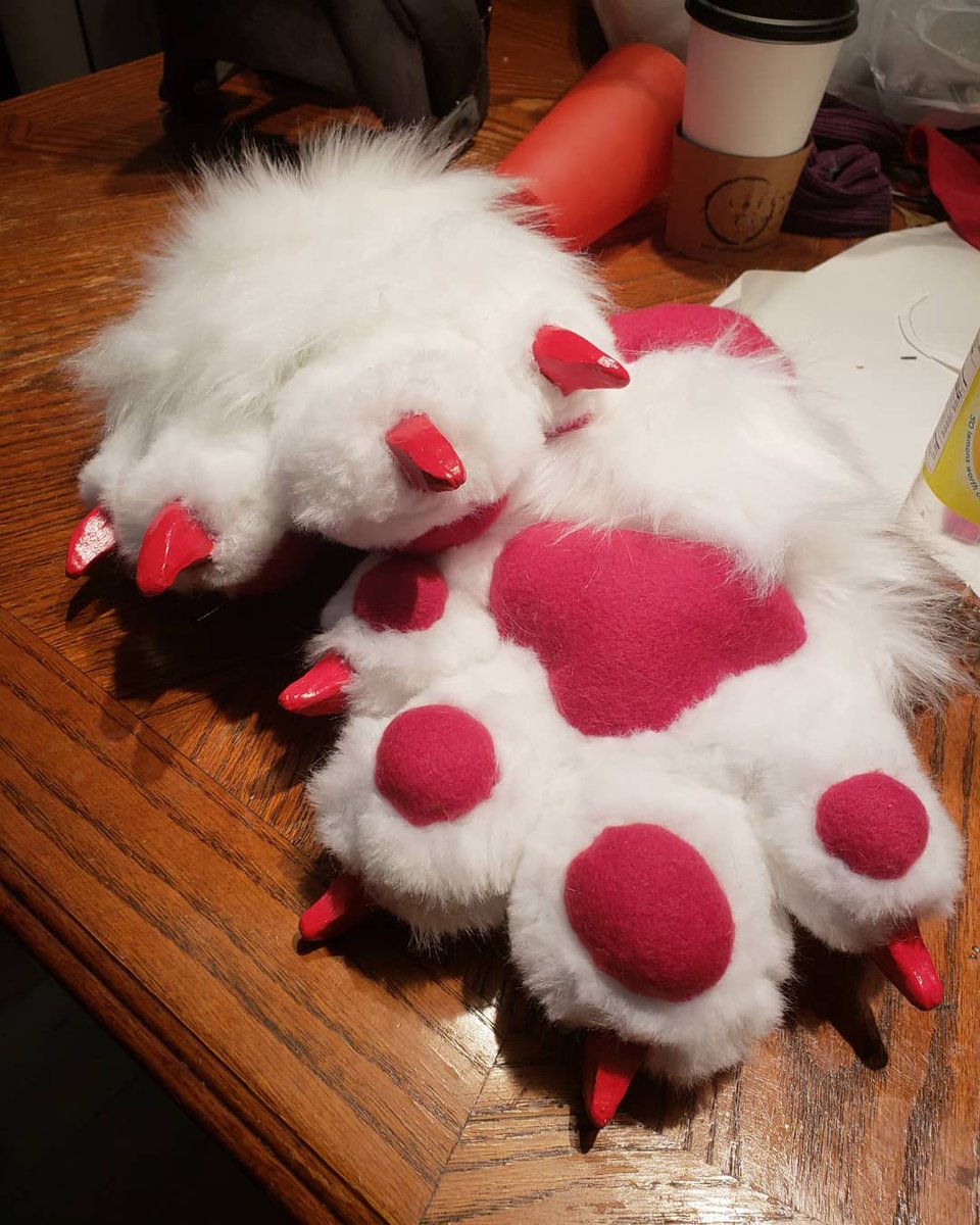 vilesuits's tweet photo. Absol refurb for @sabol_the_absol on Instagram 

#absol #pokemon #pokemonfursuit #furry #fursuit #fursuitmaker #refurb #pokemonfurry https://t.co/butpfD2Enl