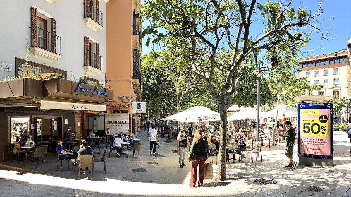 ppalonsog's tweet photo. Reabre la terraza del @BarBosch , la más simbólica de #Palma #Mallorca #11Mayo #FelizLunes #DesescaladaResponsable #COVID19 #terrazas #foto #photo #hosteleria #bares #restauración https://t.co/Qqnc34pFnb
